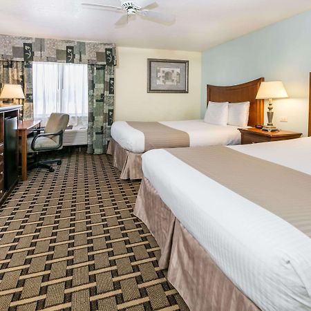 Hotel Baymont By Wyndham Arlington At Six Flags Dr Exterior foto