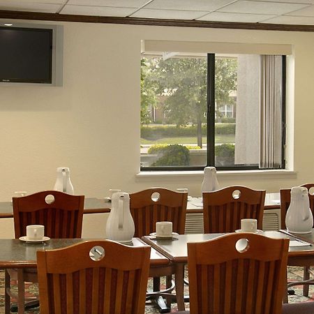 Hotel Baymont By Wyndham Arlington At Six Flags Dr Restaurante foto