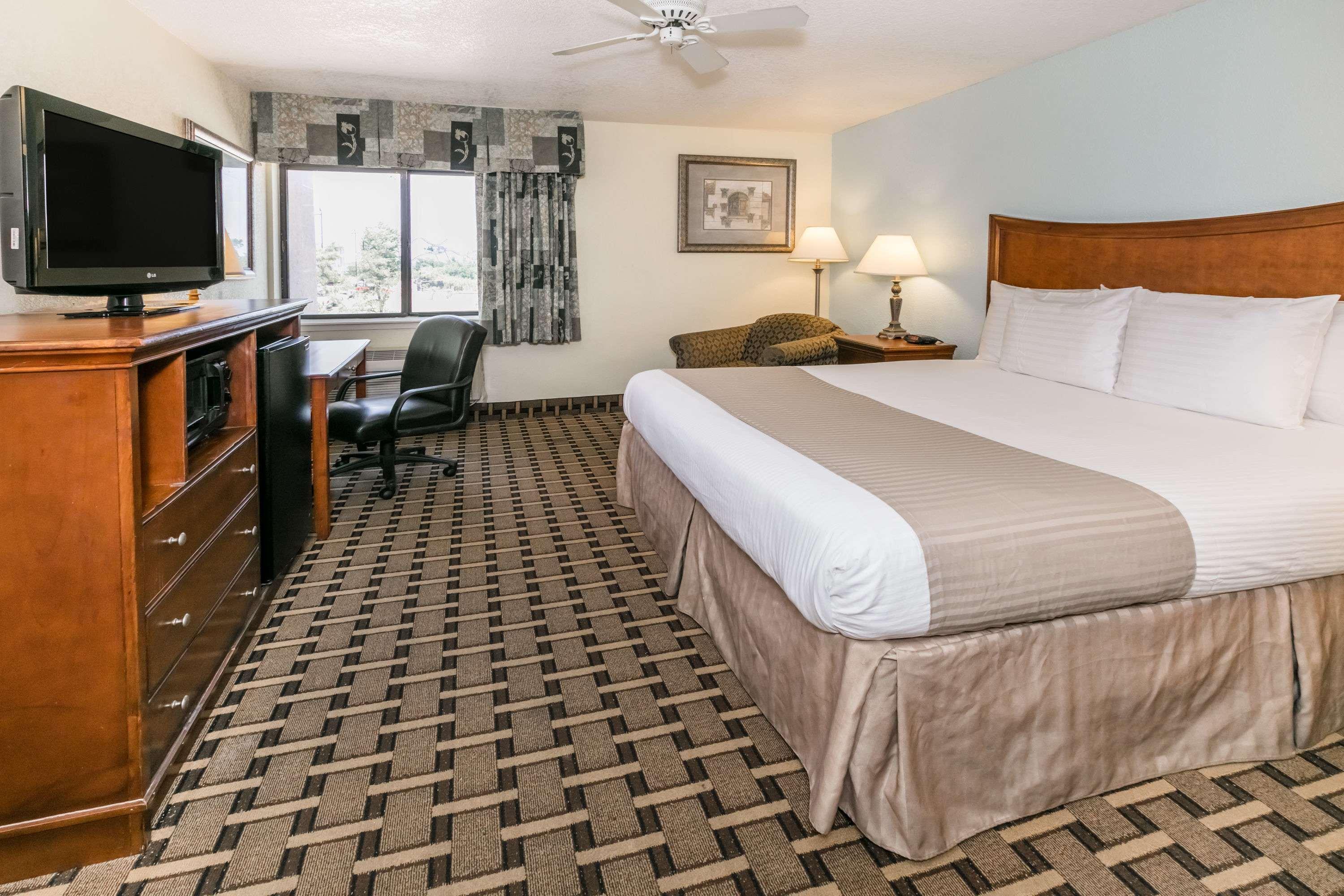 Hotel Baymont By Wyndham Arlington At Six Flags Dr Exterior foto