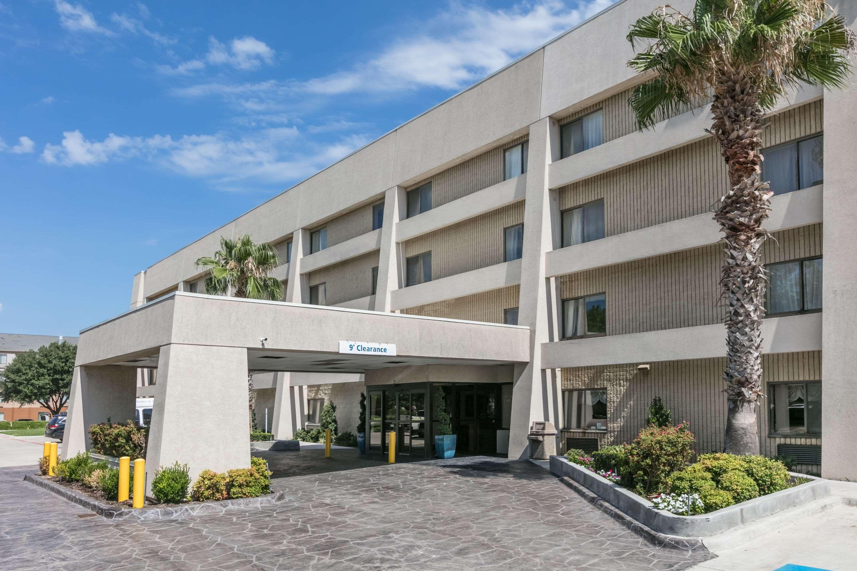 Hotel Baymont By Wyndham Arlington At Six Flags Dr Exterior foto