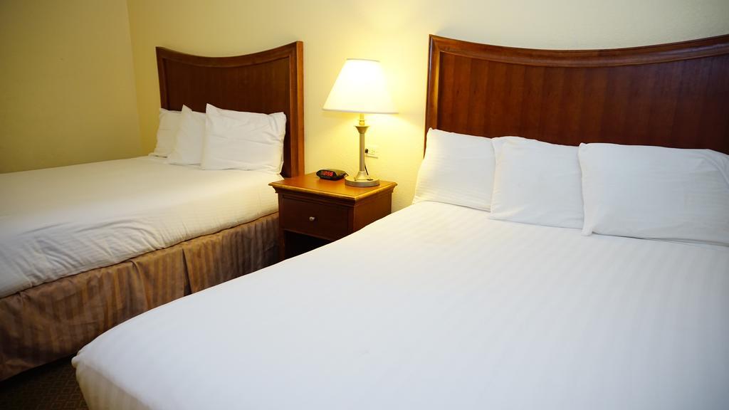 Hotel Baymont By Wyndham Arlington At Six Flags Dr Exterior foto