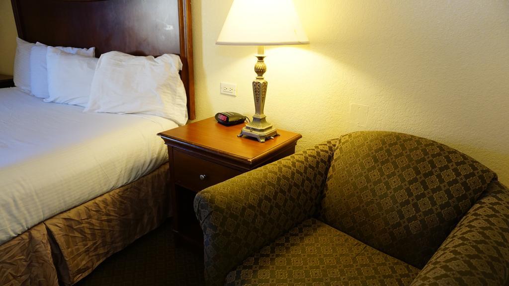 Hotel Baymont By Wyndham Arlington At Six Flags Dr Exterior foto